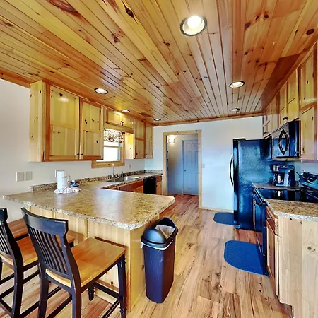 Honey Bear Hideaway-2
